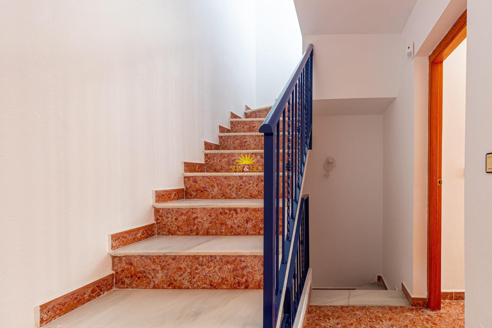Reventa - Villa / Semi separado - Orihuela Costa - La Florida