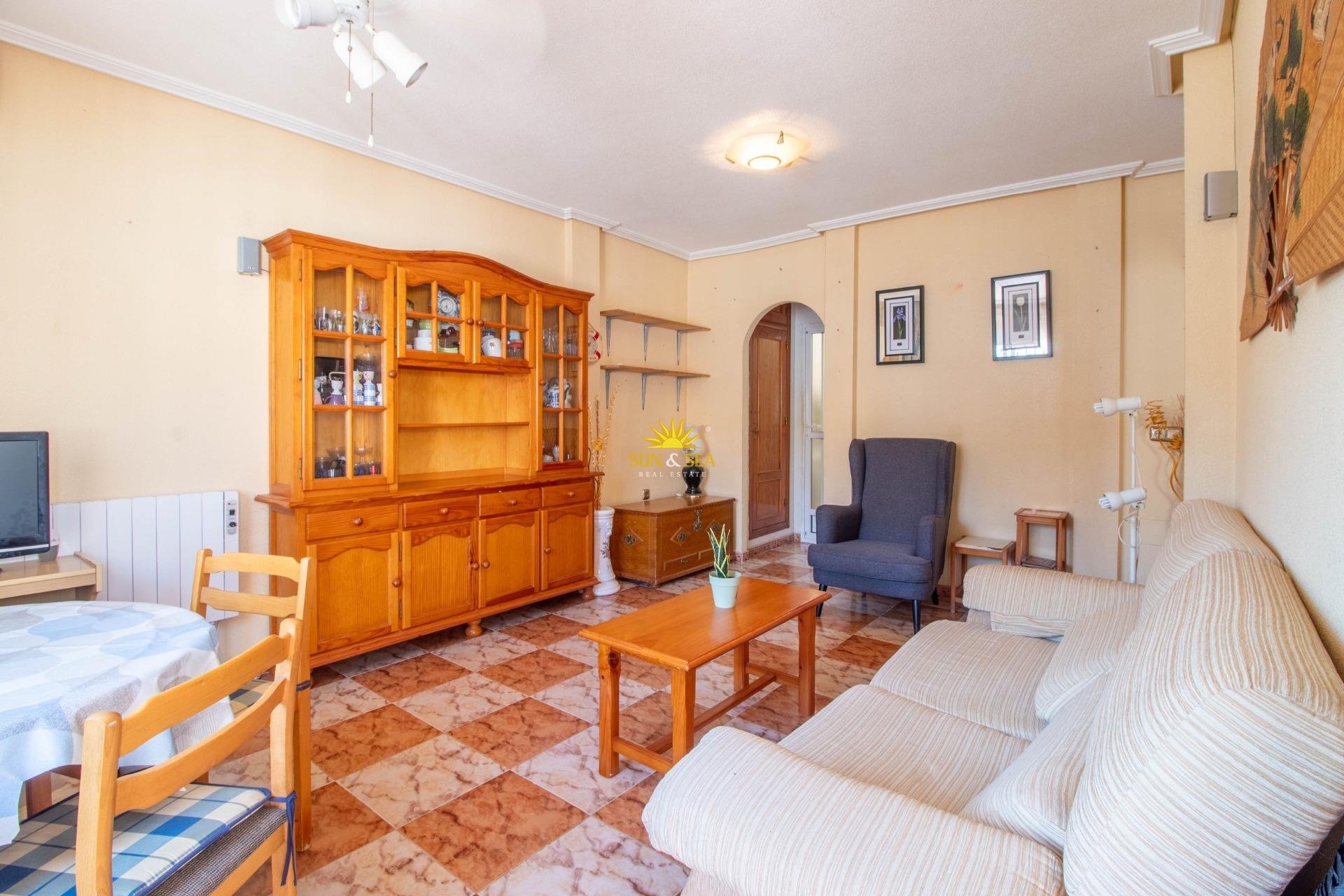 Reventa - Villa / Semi separado - Orihuela Costa - La Zenia