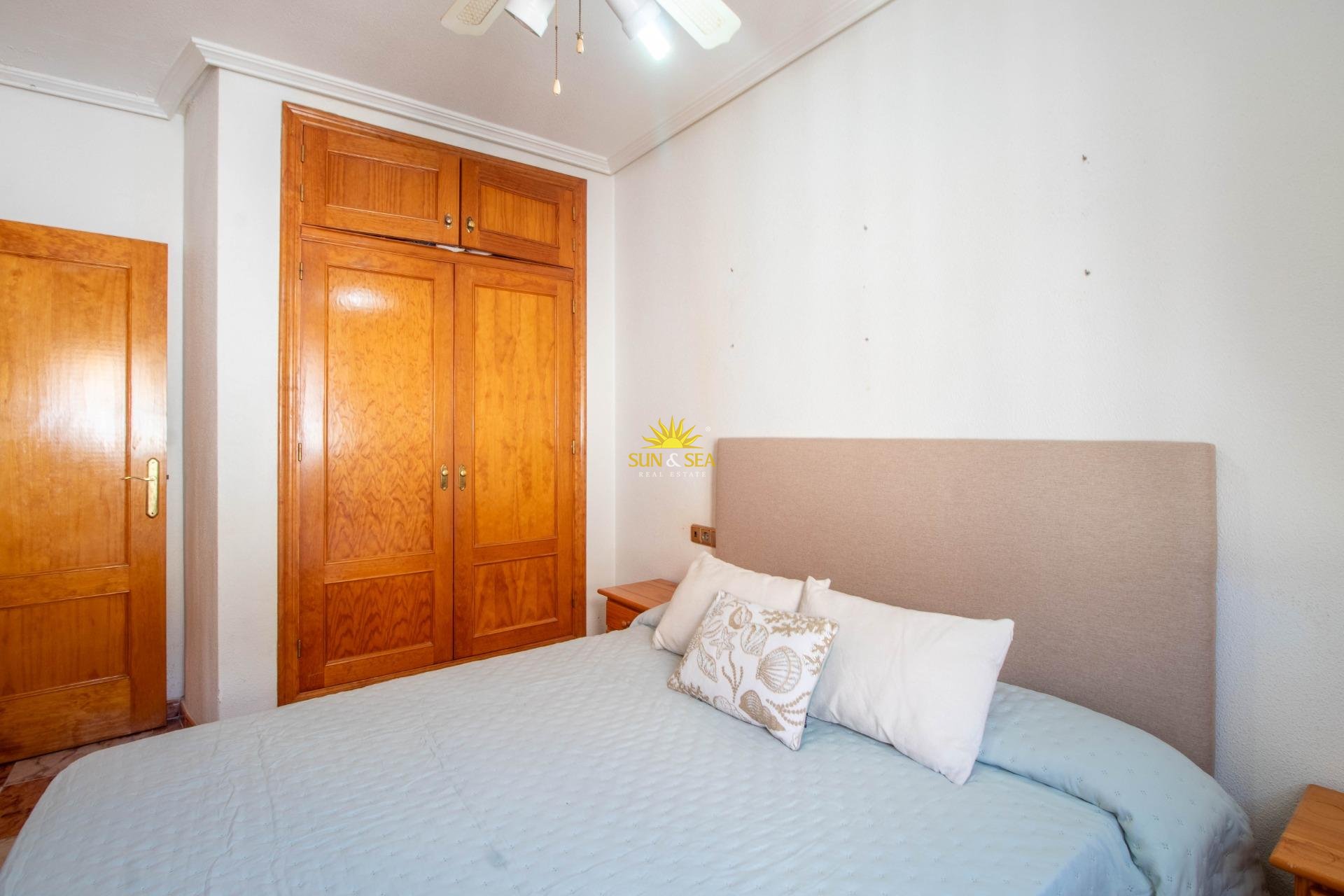 Reventa - Villa / Semi separado - Orihuela Costa - La Zenia