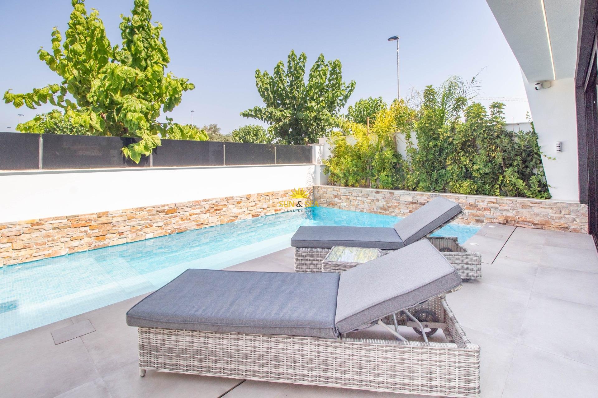 Reventa - Villa / Semi separado - Santiago de la ribera - zona san blas