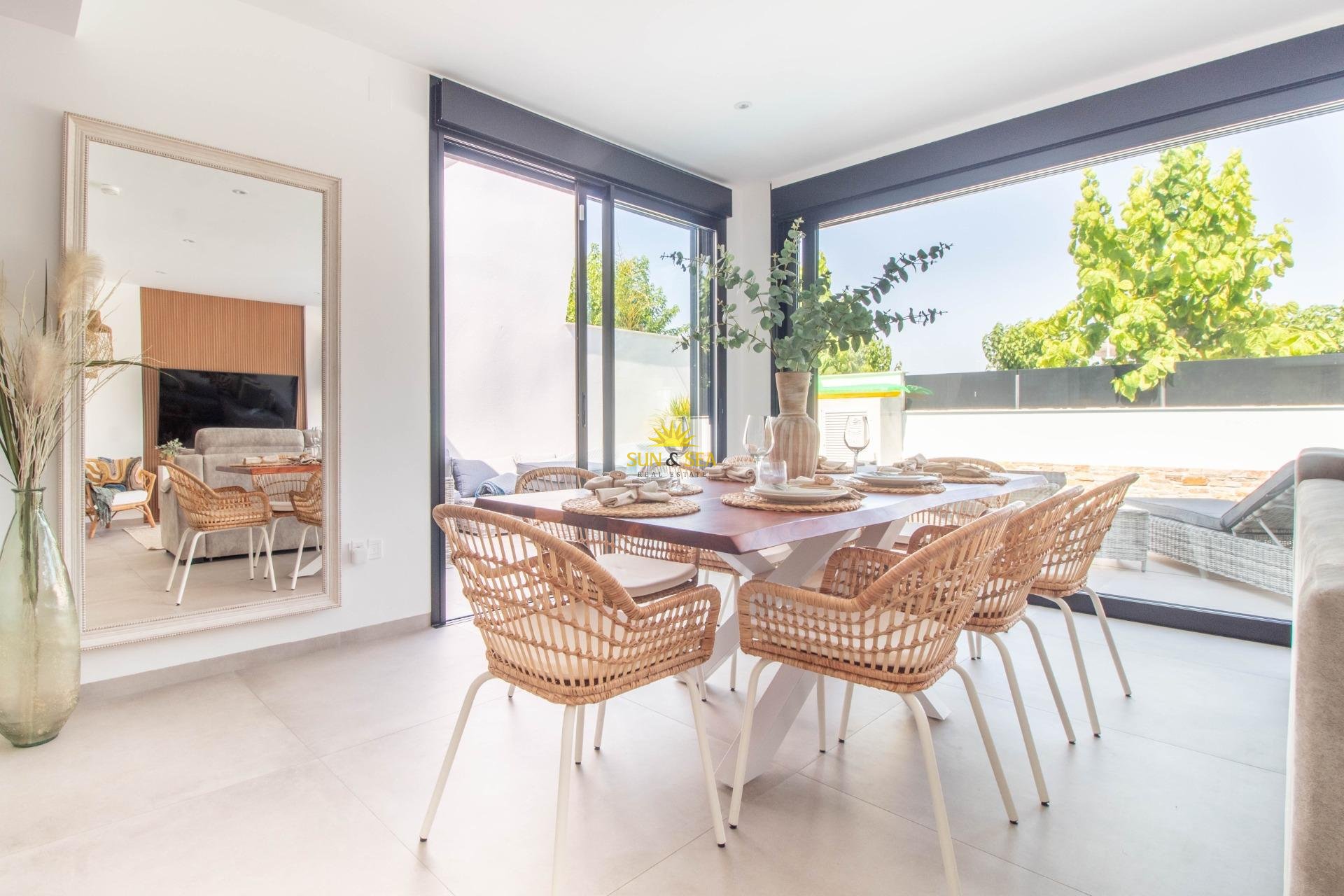 Reventa - Villa / Semi separado - Santiago de la ribera - zona san blas