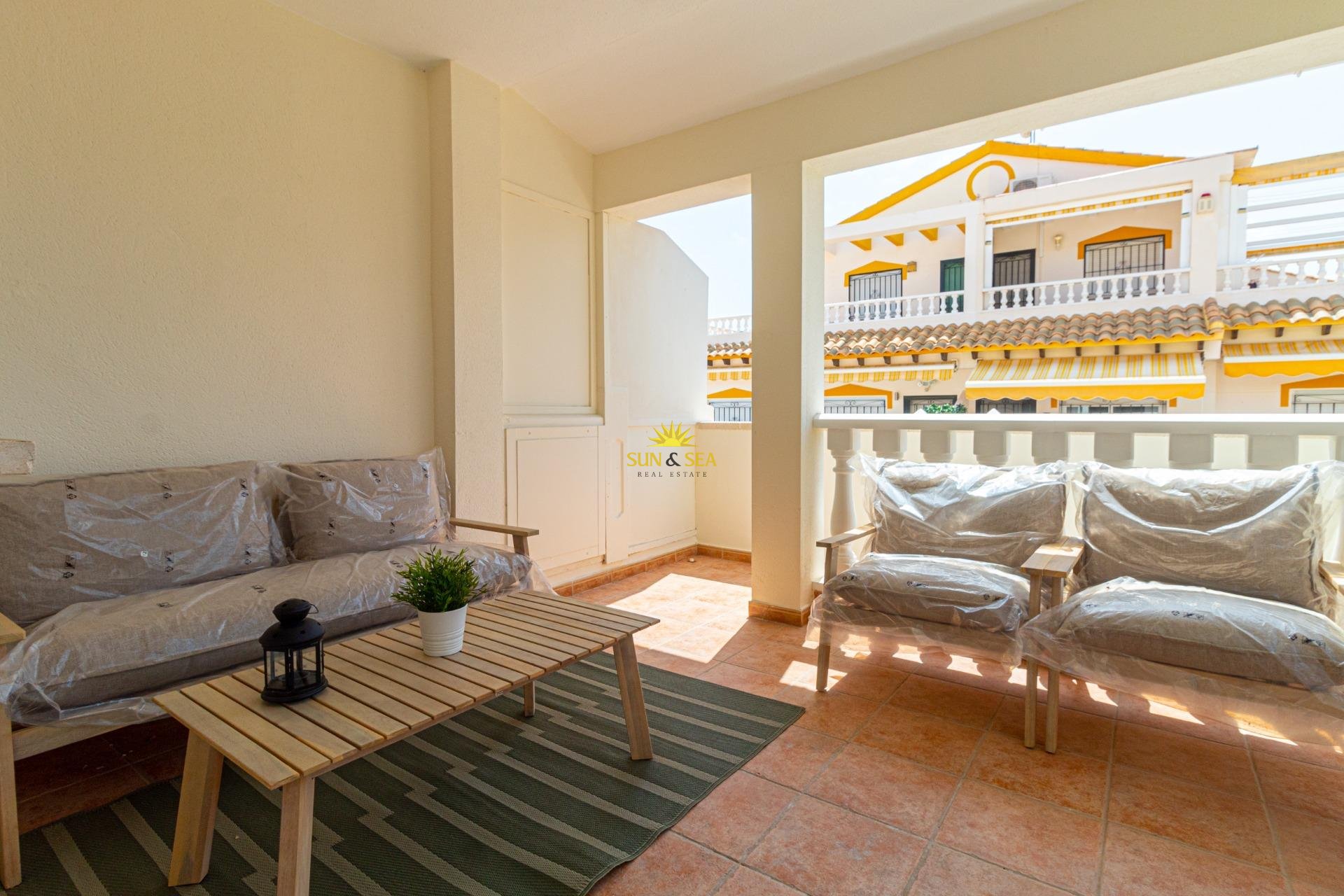Reventa - Villa / Semi separado - Torrevieja - Los altos