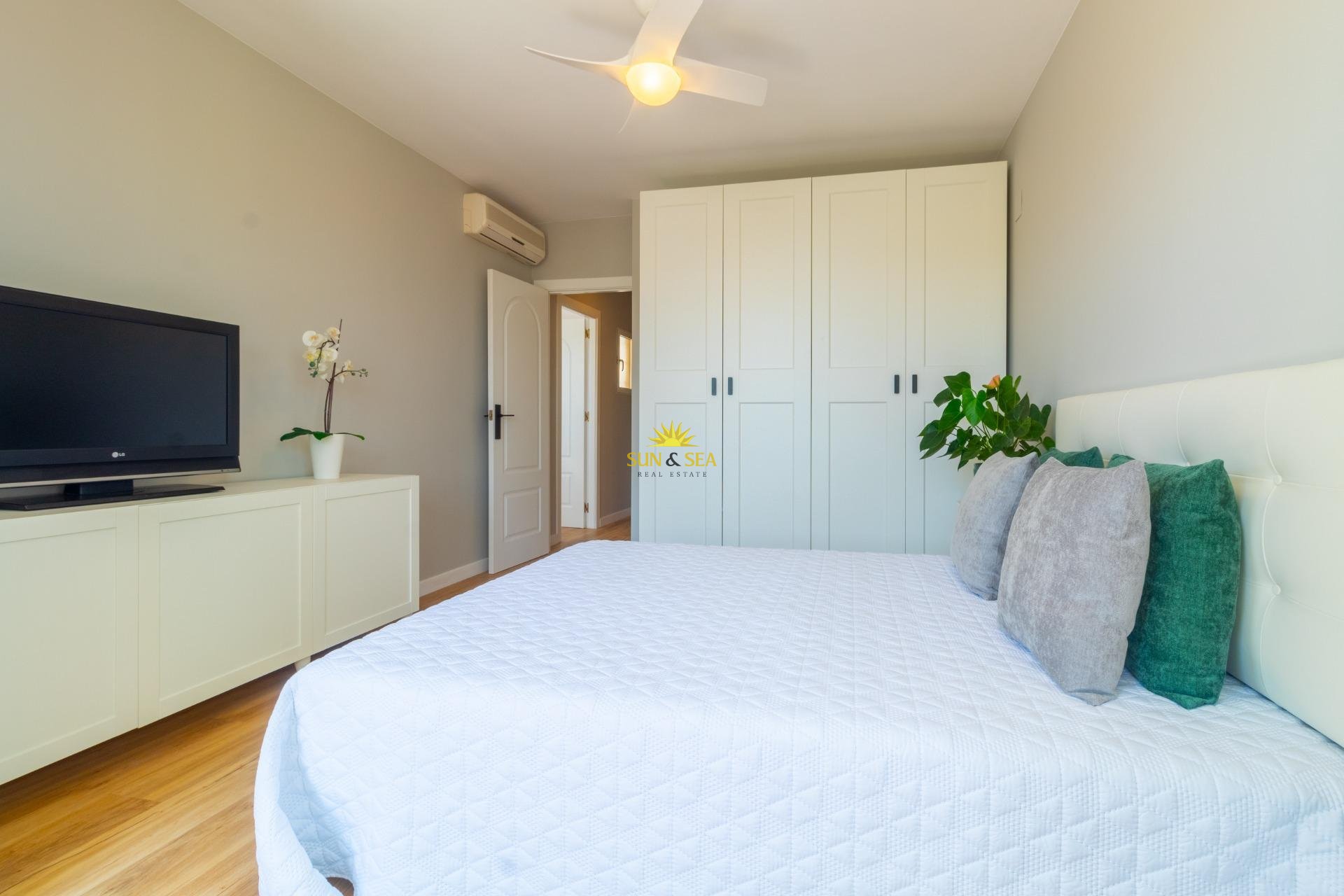 Reventa - Villa / Semi separado - Torrevieja - Los altos