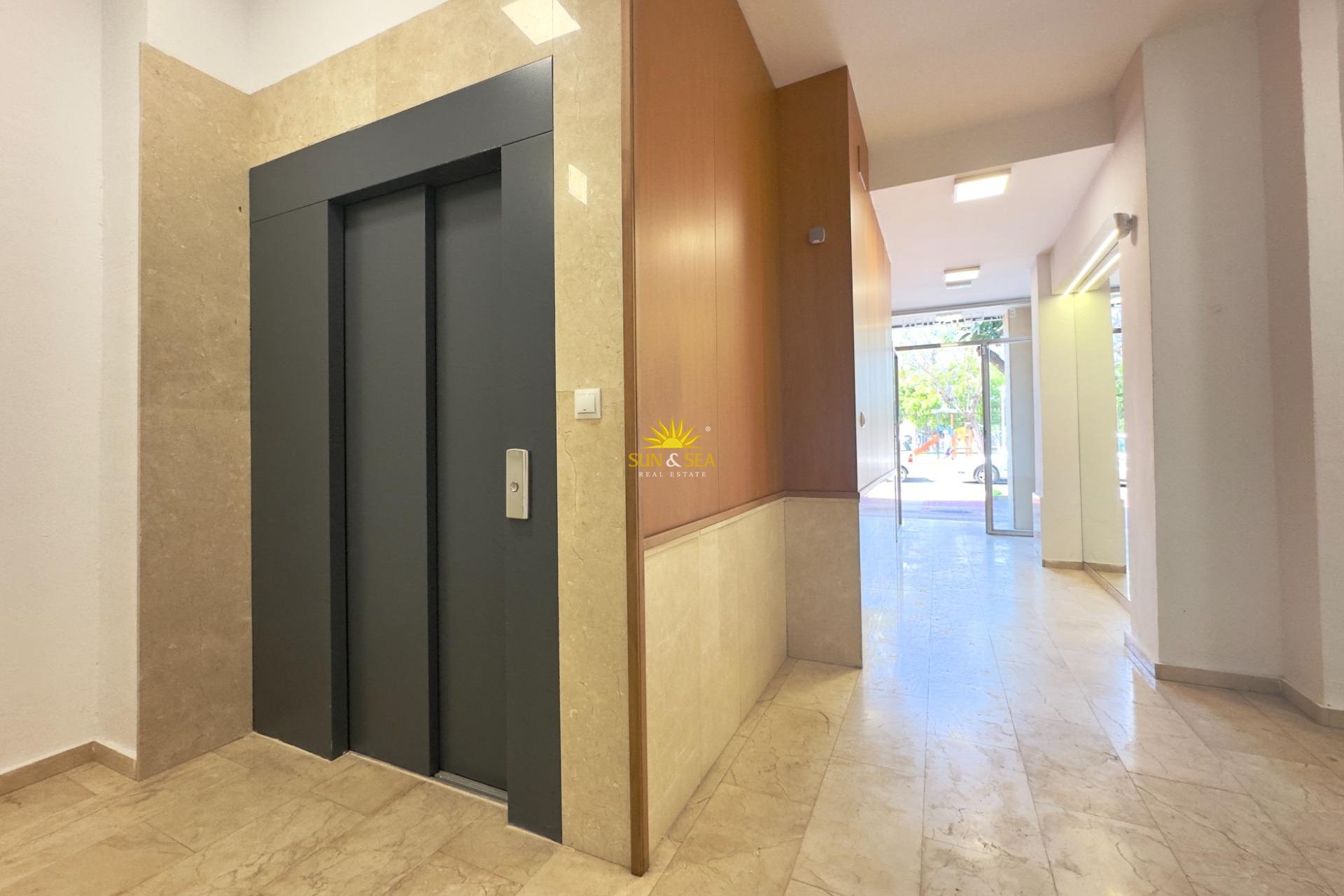Revente - Appartement - Torrevieja - Acequion