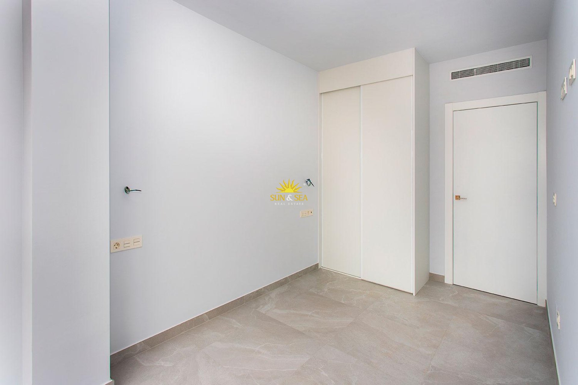Revente - Appartement - Torrevieja - Paseo maritimo