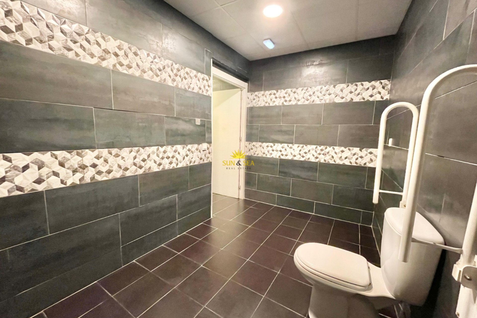 Revente - Commercial - Torrevieja - Playa del Cura