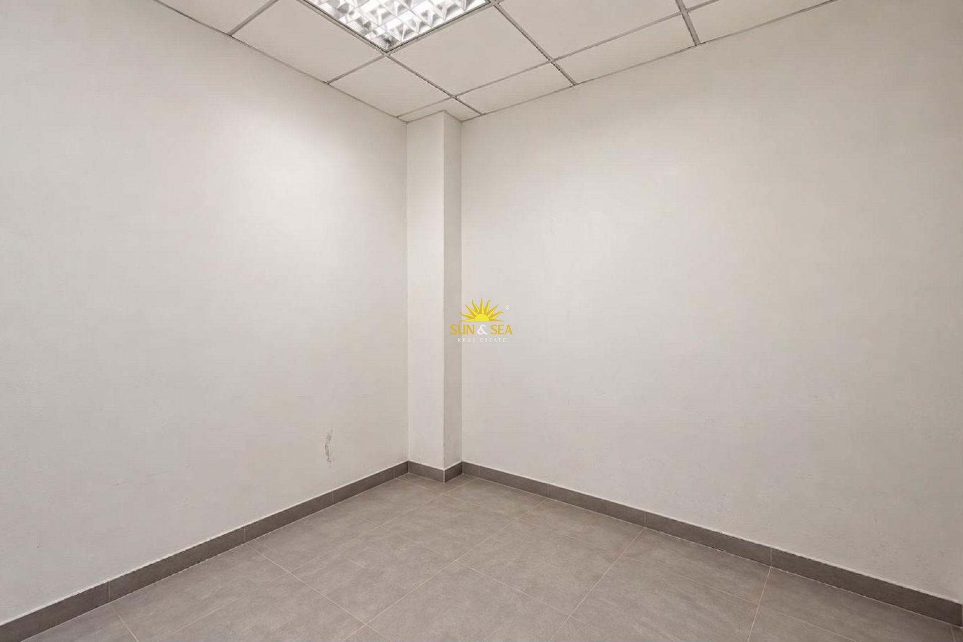 Revente - Commercial - Torrevieja - torrevieja