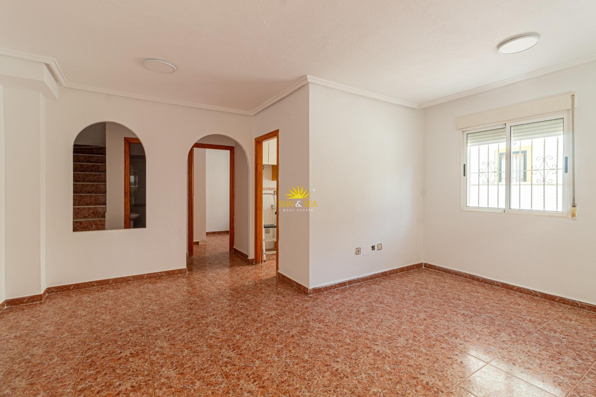 Revente - Villa / Semi détaché - Orihuela Costa - La Florida