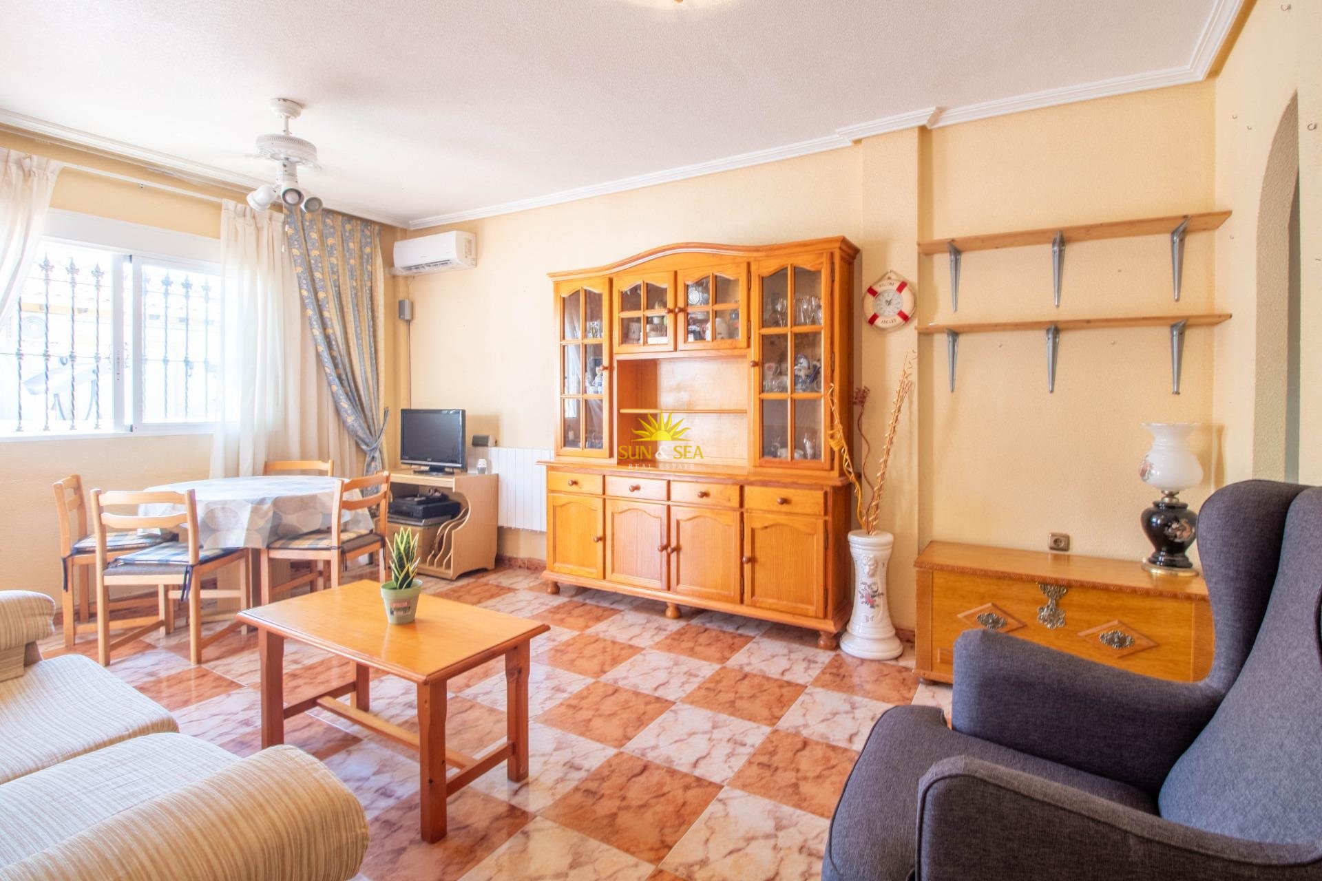 Revente - Villa / Semi détaché - Orihuela Costa - La Zenia