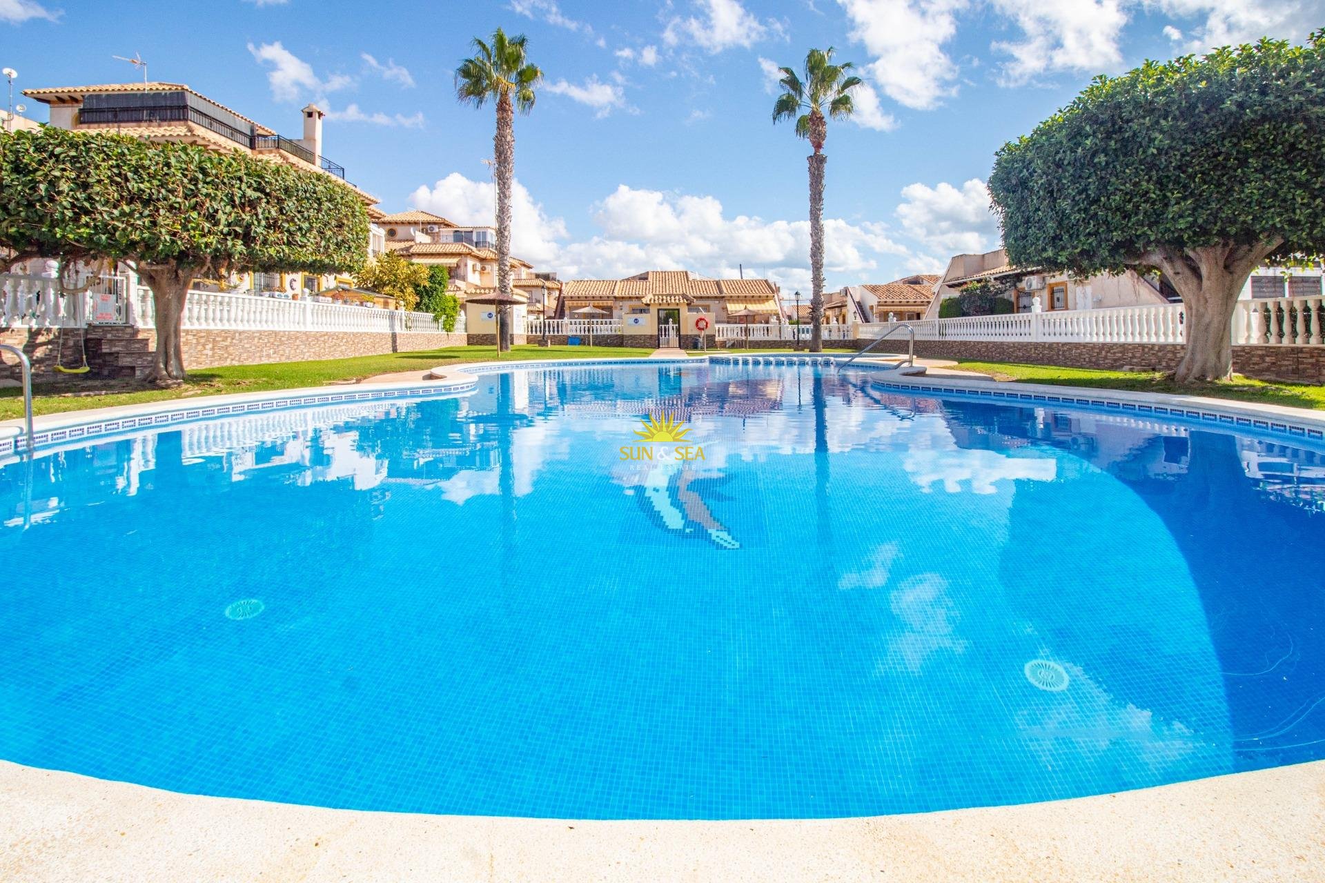 Revente - Villa / Semi détaché - Orihuela Costa - La Zenia