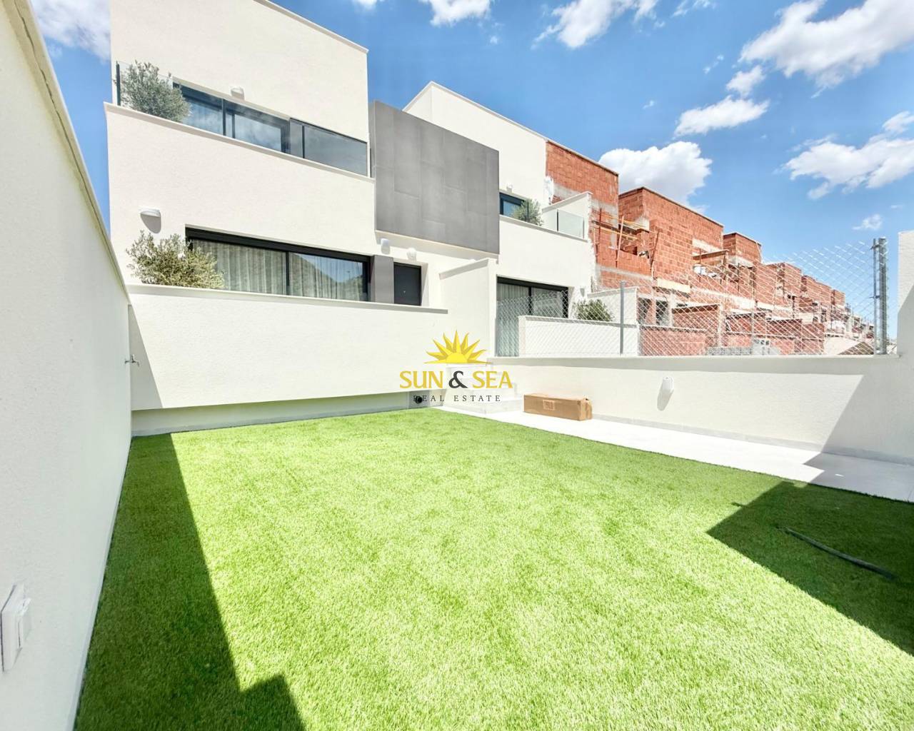 Townhouse - New Build - Cox - Sin Zona