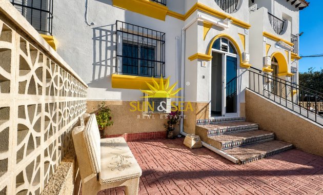 Townhouse - Перепродажа - Orihuela Costa - Villamartín