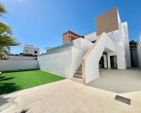 Venta - Villa / Semi separado - Algorfa