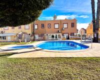 Venta - Villa / Semi separado - Orihuela Costa - La Regia