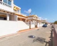 Venta - Villa / Semi separado - Torrevieja - Los altos