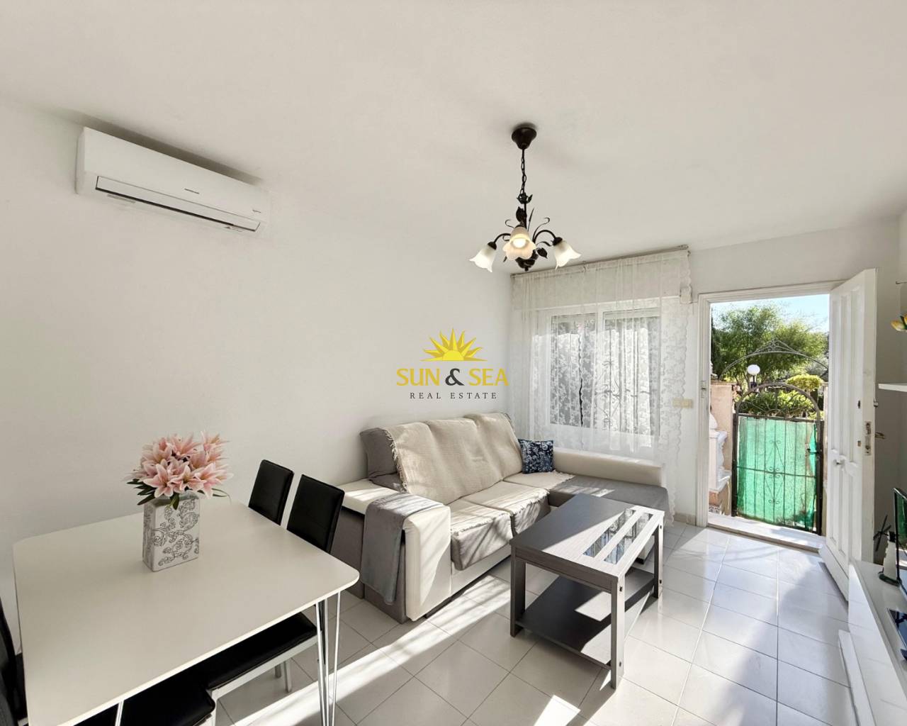 Villa - Аренда на длительный срок - Torrevieja - Los balcones