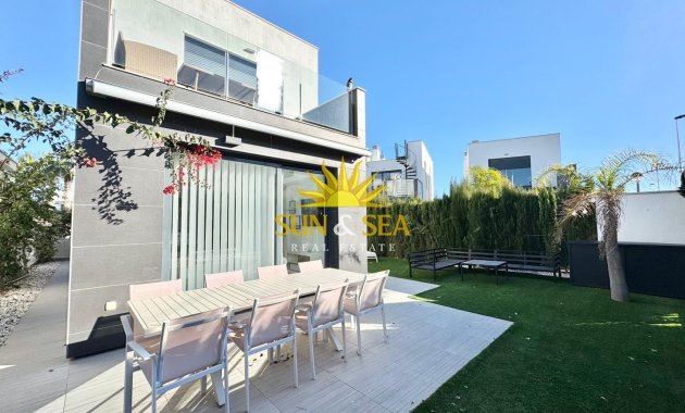 Villa - Herverkoop - Torrevieja - Punta prima