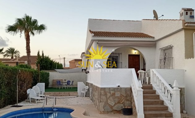 Villa - Lange Termijn Verhuur - Torrevieja - 
