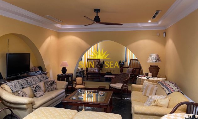 Villa - Location à long terme - Benidorm - Benidorm