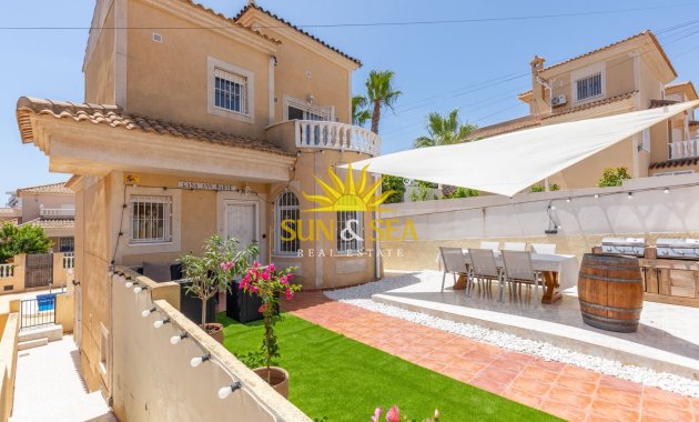 Villa - Location à long terme - Torrevieja - Orihuela costa