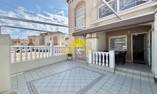 Villa - Location à long terme - Torrevieja - RENT-2032MGSP