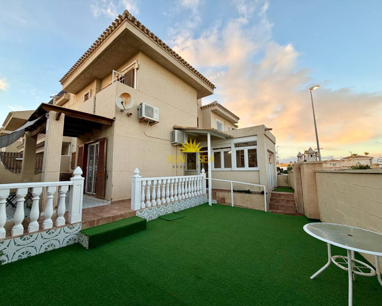 Villa - Перепродажа - Orihuela Costa - Playa Flamenca