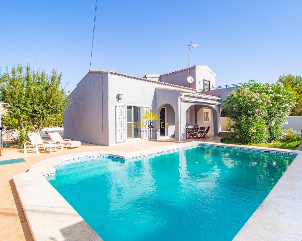 Villa - Перепродажа - Torrevieja - Los balcones