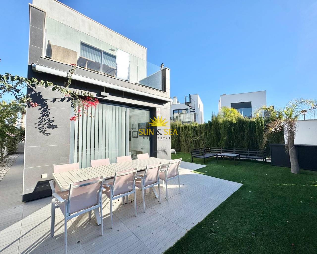 Villa - Перепродажа - Torrevieja - Punta prima