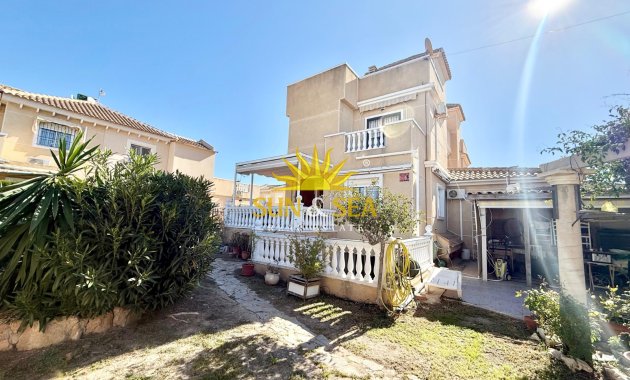 Villa - Resale - Torrevieja - Urb. Jardín del Mar