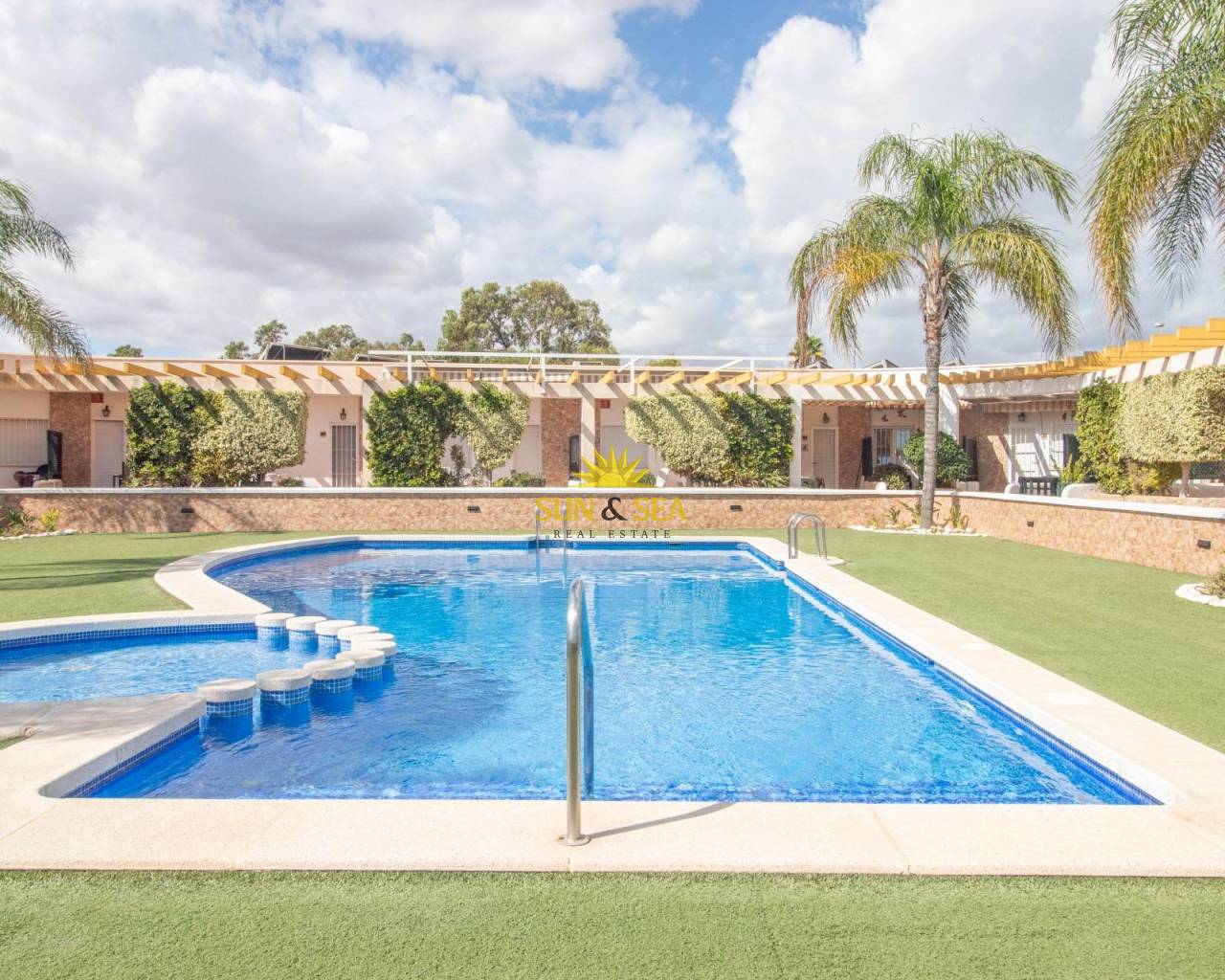 Villa / Semi detached - Перепродажа - Pilar de la Horadada - Mil Palmeras