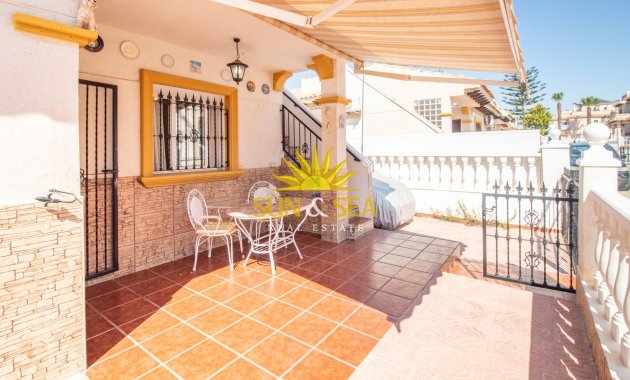 Villa / Semi detached - Resale - Orihuela Costa - La Zenia