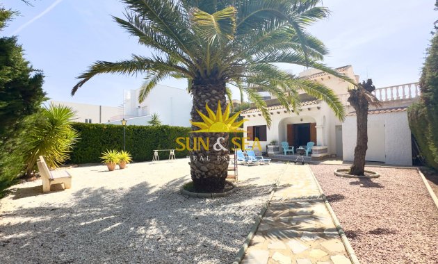 Villa - Wiederverkauf - Orihuela Costa - La Zenia