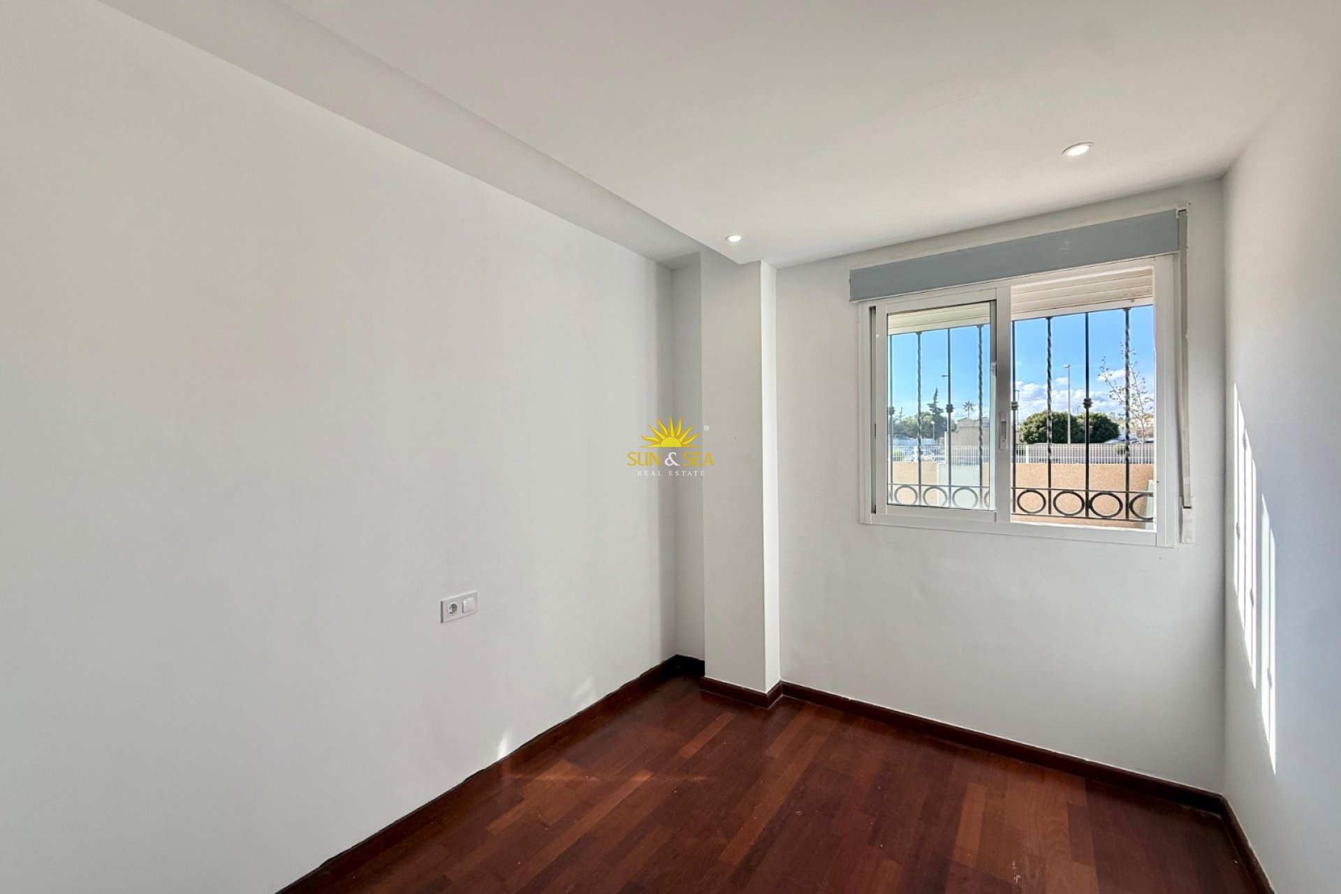Wiederverkauf - Ground Floor - Orihuela Costa - Punta Prima