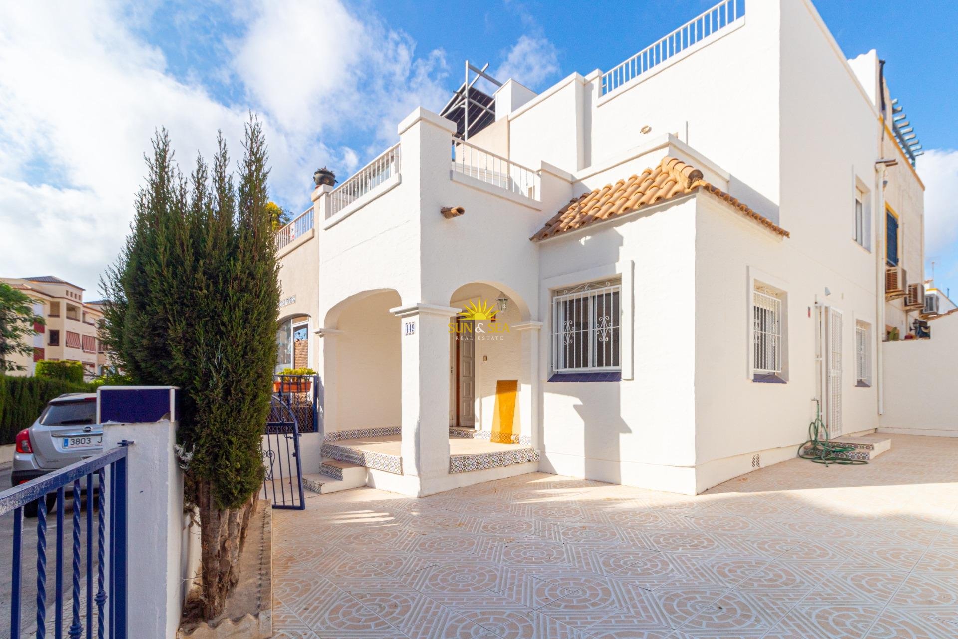 Wiederverkauf - Villa / Doppelhaushälfte - Orihuela Costa - La Florida