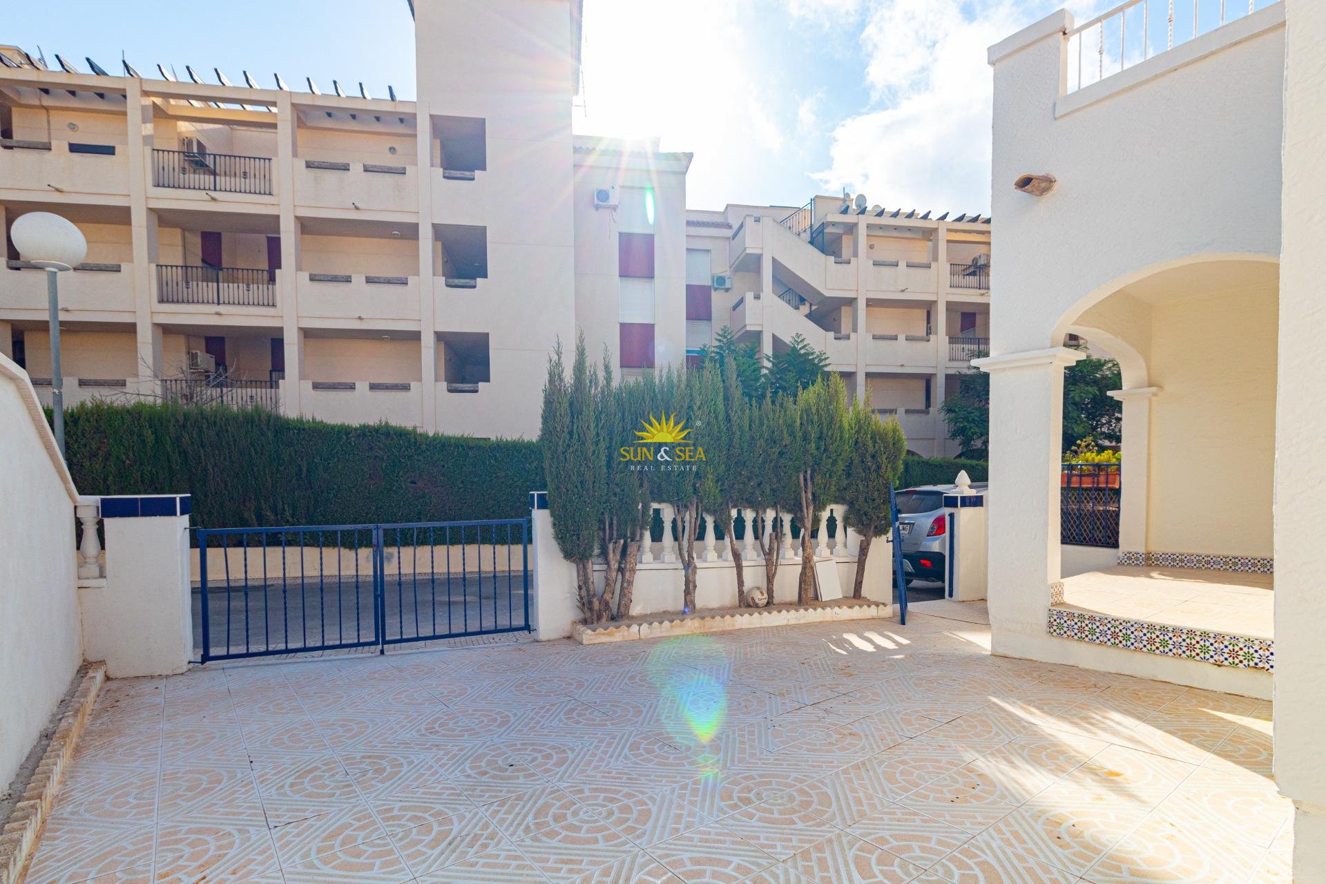 Wiederverkauf - Villa / Doppelhaushälfte - Orihuela Costa - La Florida