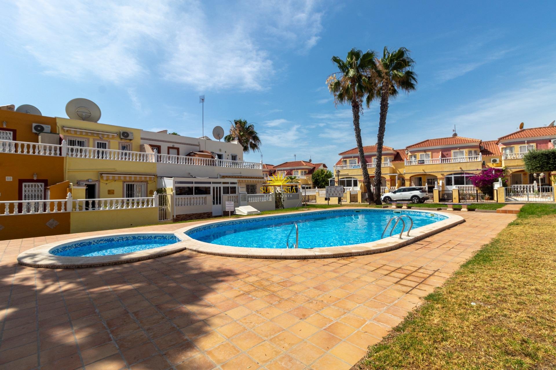 Wiederverkauf - Villa / Doppelhaushälfte - Orihuela Costa - La Regia