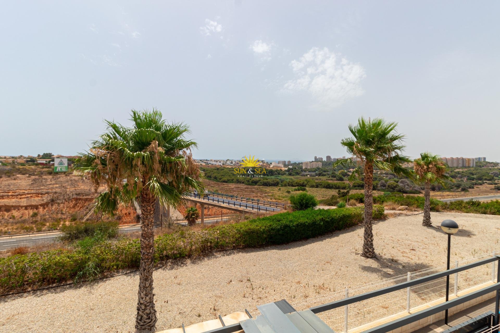 Wiederverkauf - Villa / Doppelhaushälfte - Orihuela Costa - Lomas de Cabo Roig