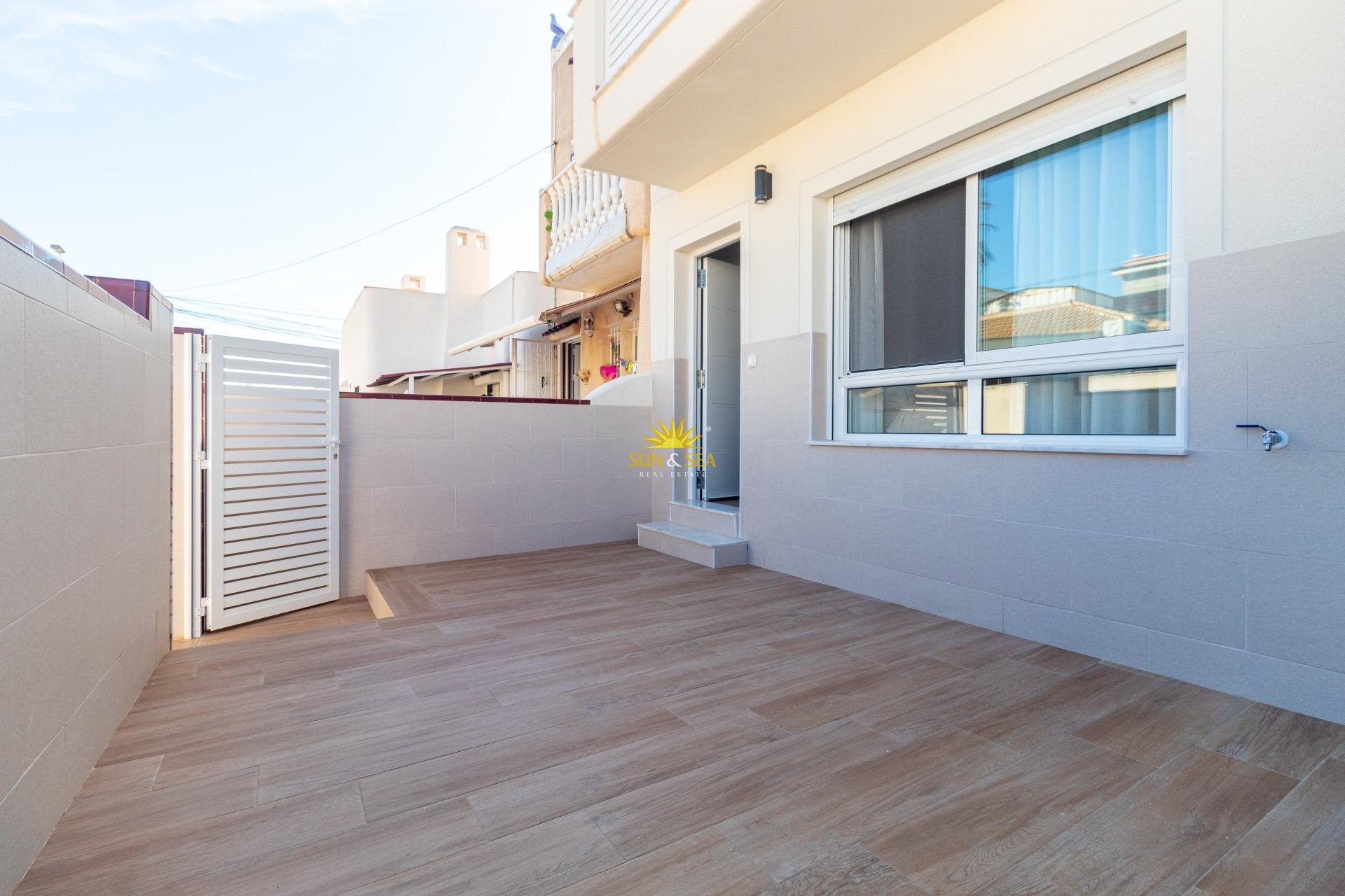 Wiederverkauf - Villa / Doppelhaushälfte - Torrevieja - Los Frutales