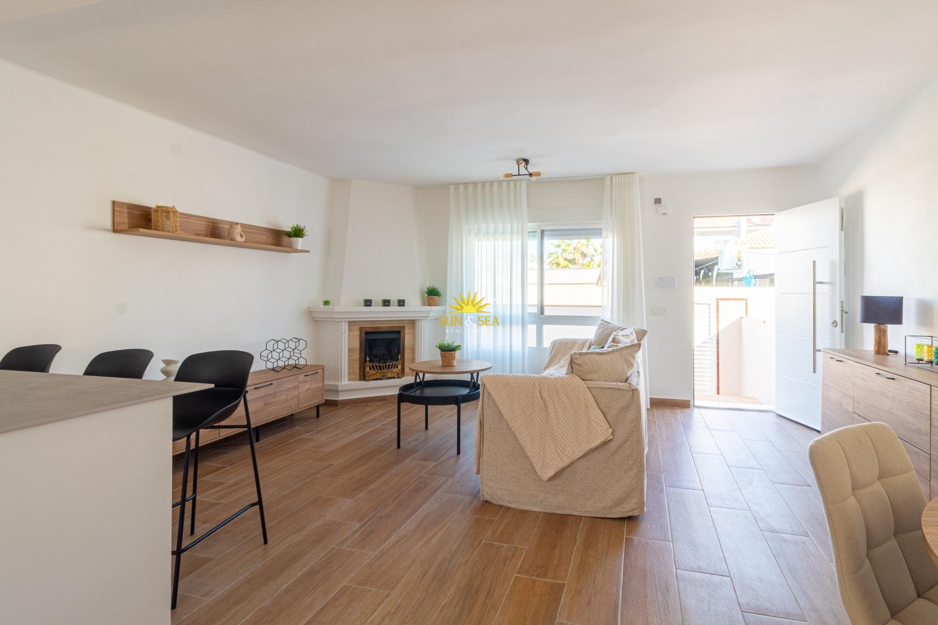 Wiederverkauf - Villa / Doppelhaushälfte - Torrevieja - Los Frutales