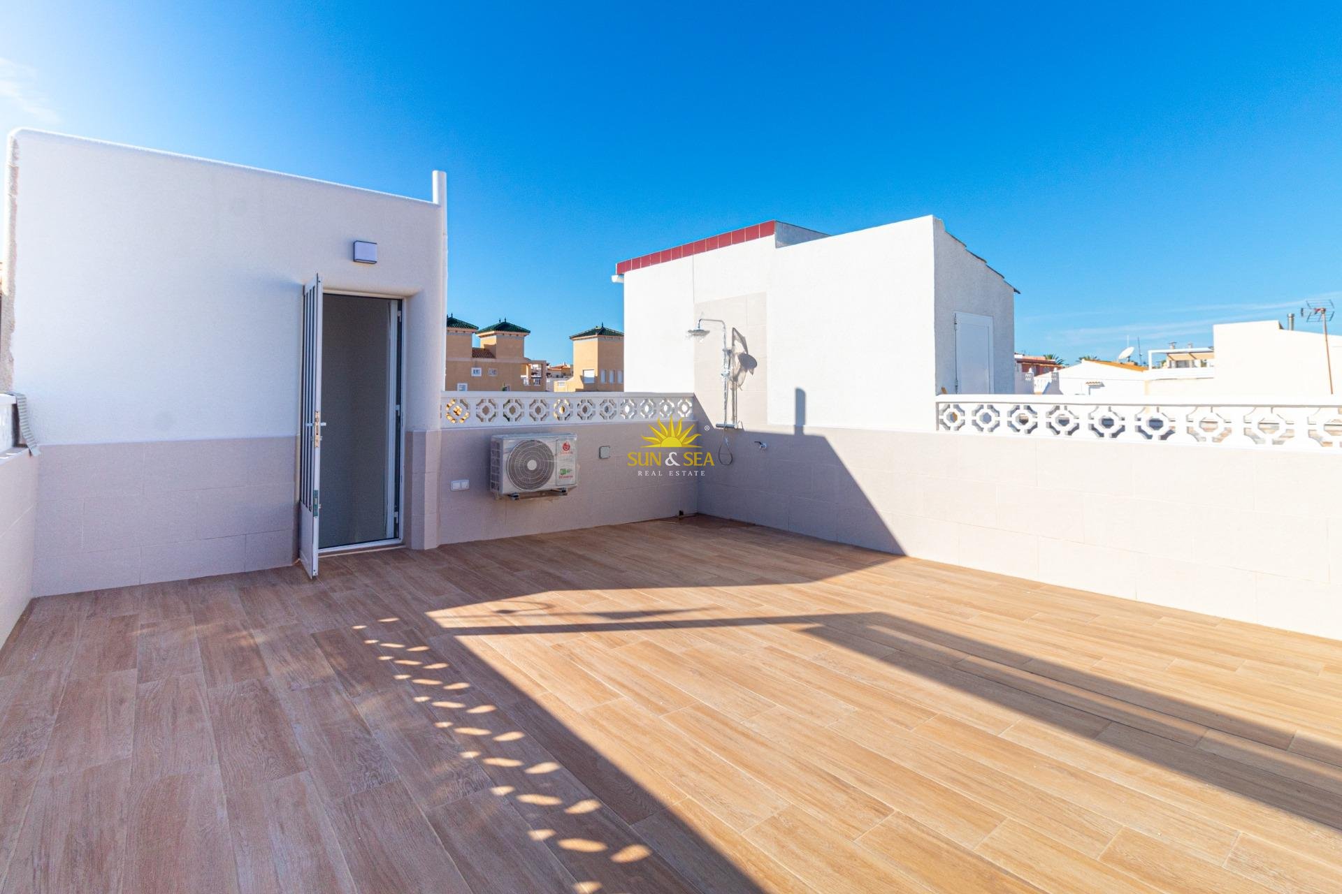 Wiederverkauf - Villa / Doppelhaushälfte - Torrevieja - Los Frutales