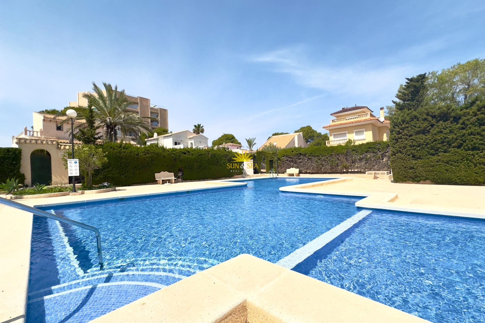 Wiederverkauf - Villa - Orihuela Costa - La Zenia