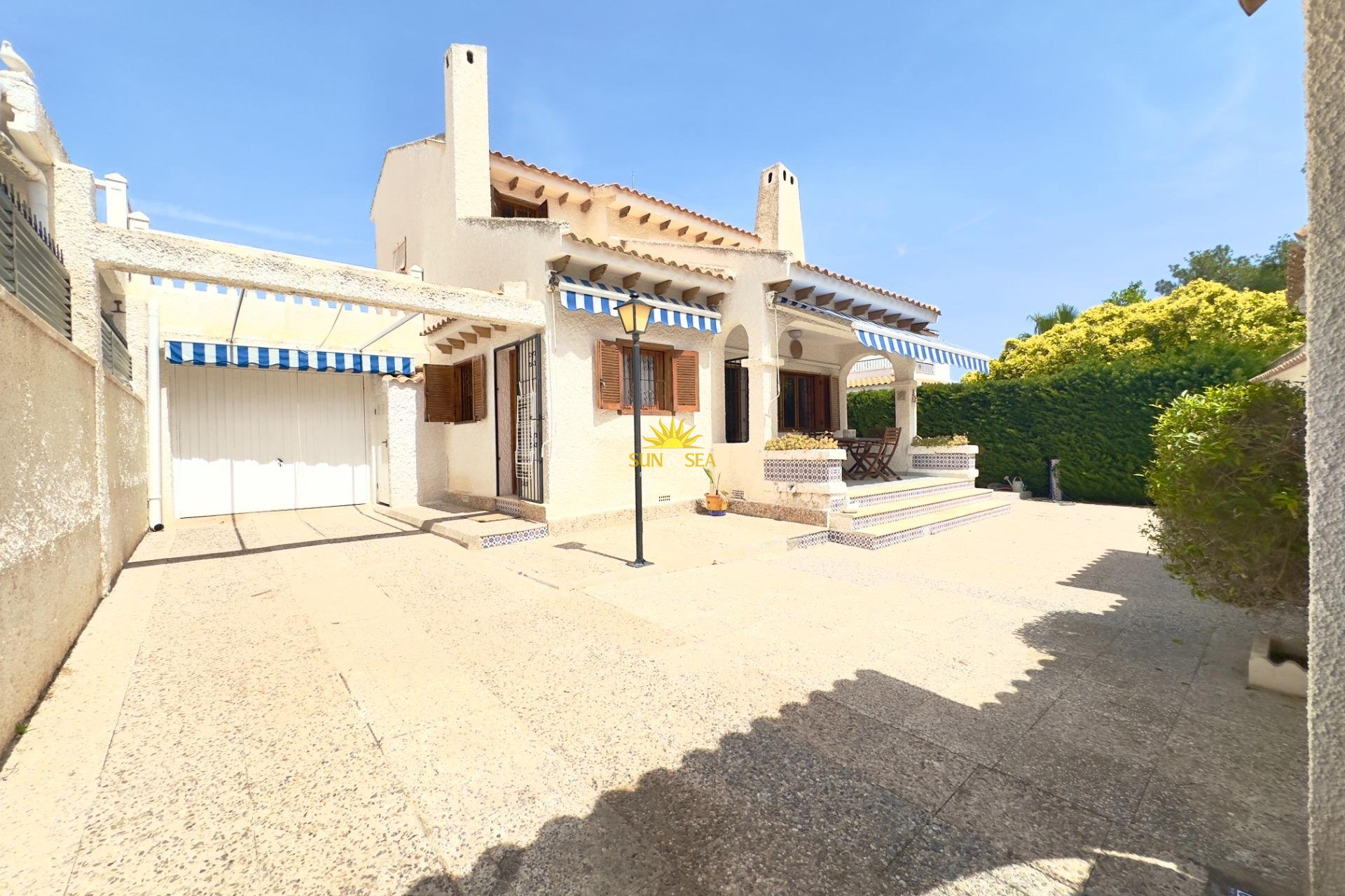 Wiederverkauf - Villa - Orihuela Costa - La Zenia