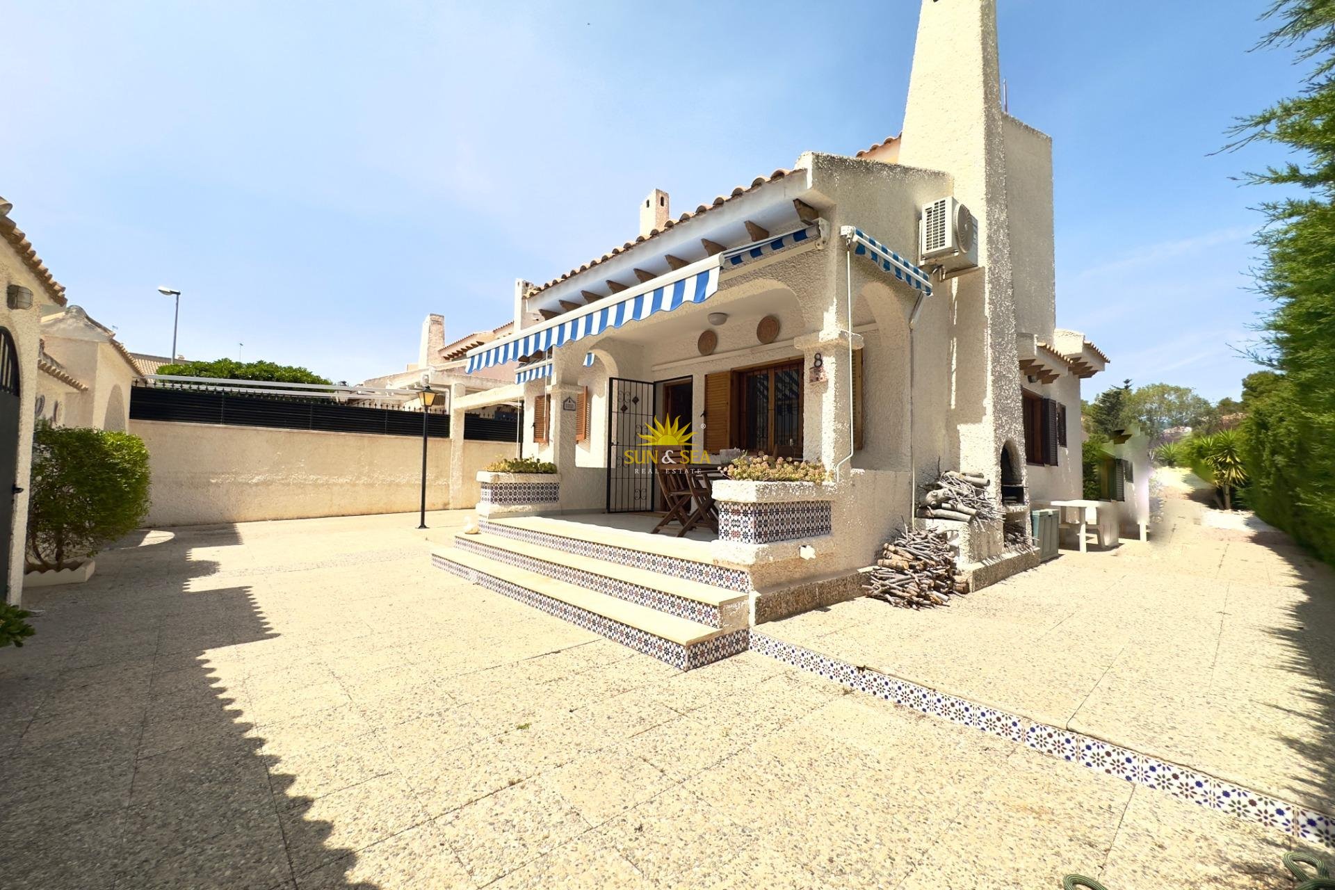 Wiederverkauf - Villa - Orihuela Costa - La Zenia