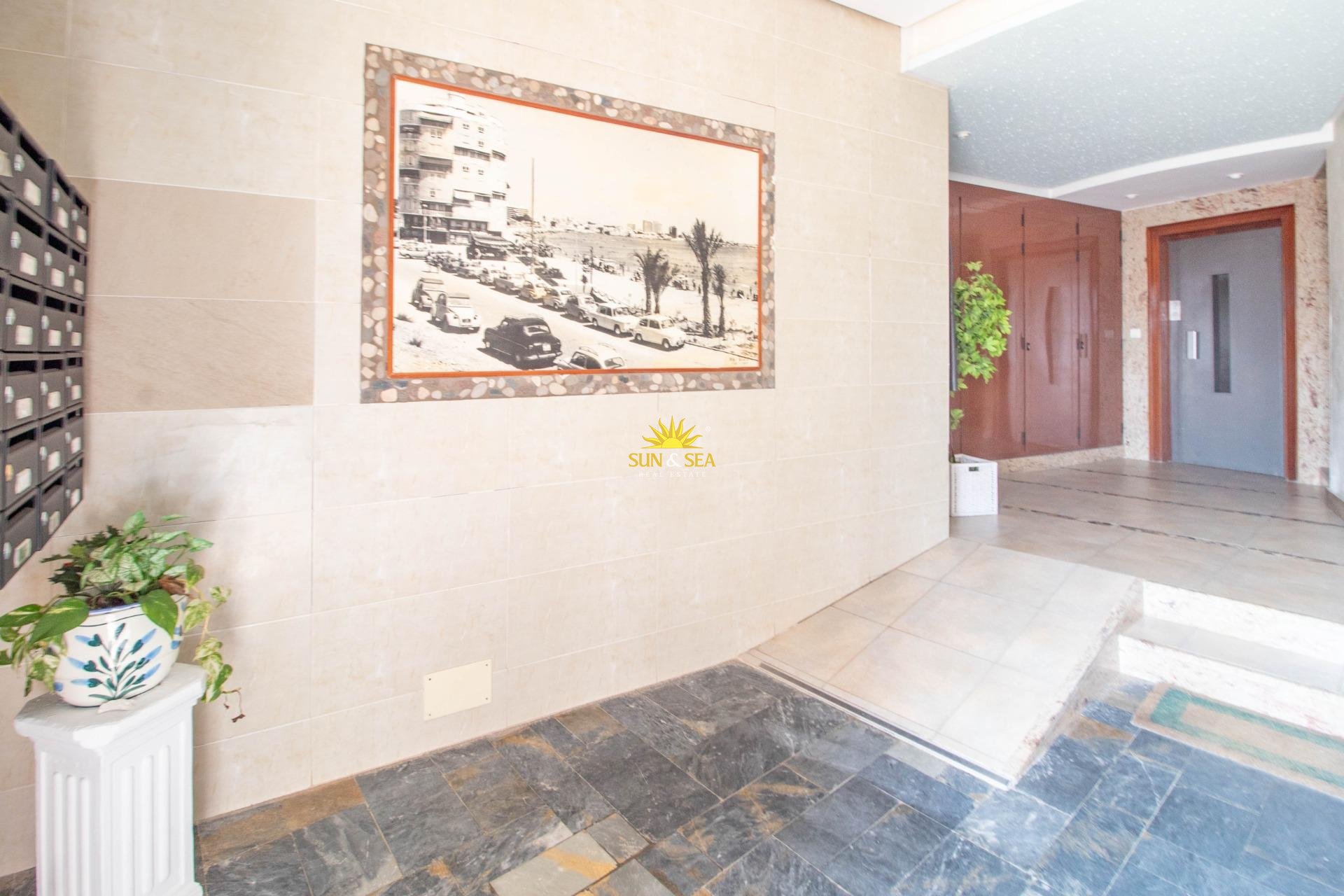 Wiederverkauf - Wohnung - Torrevieja - Acequion