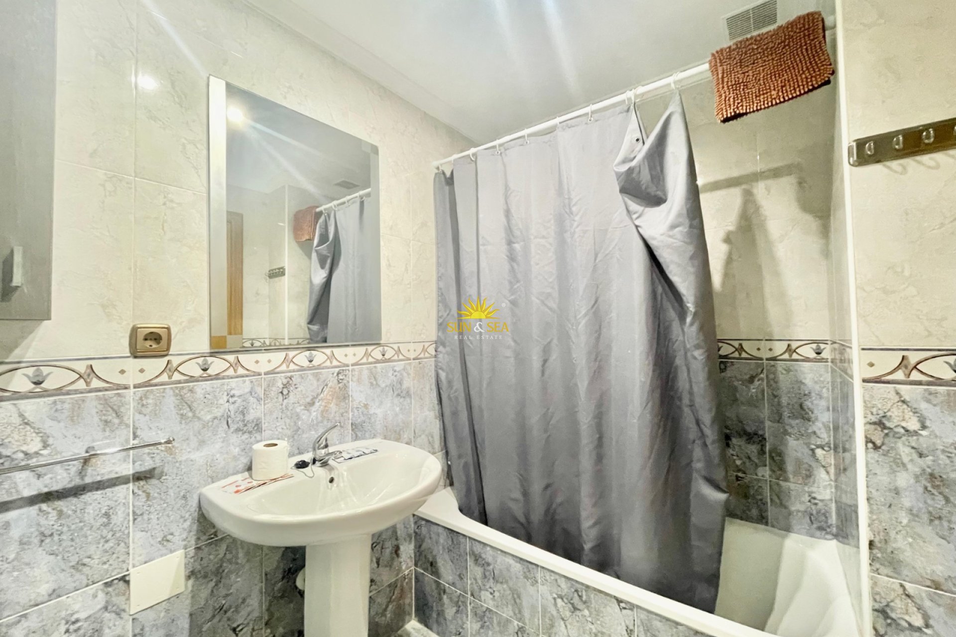 Wiederverkauf - Wohnung - Torrevieja - Centro