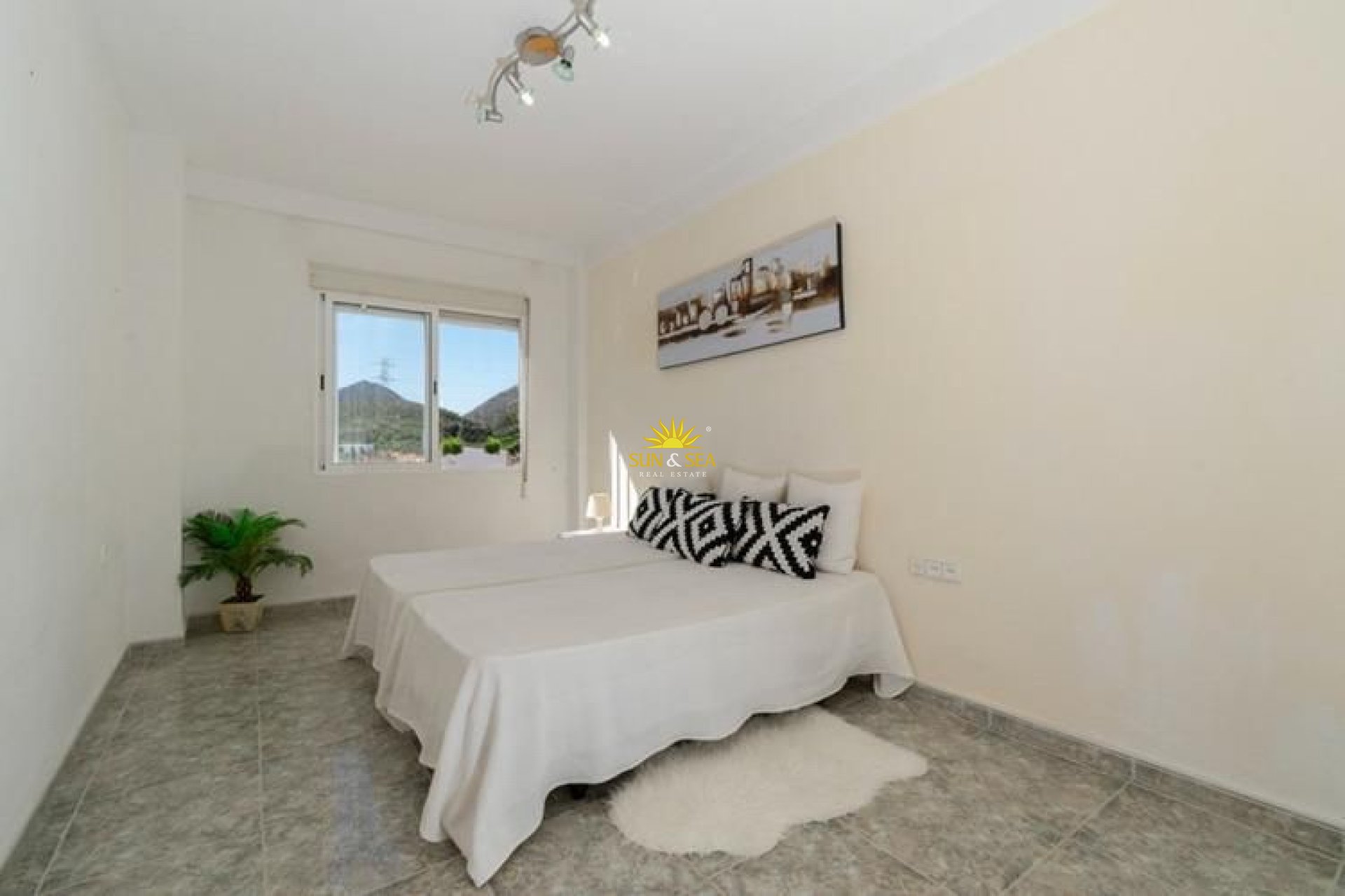 Wiederverkauf - Wohnung - 