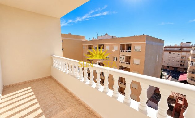 Wohnung - Wiederverkauf - Torrevieja - Centro