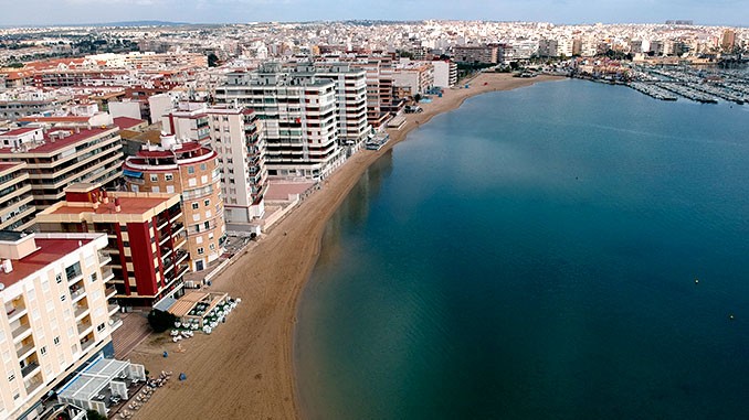 Municipal Investment of 31,001 Euros to Repair the Pedestrian Footbridge over the Acequión Canal