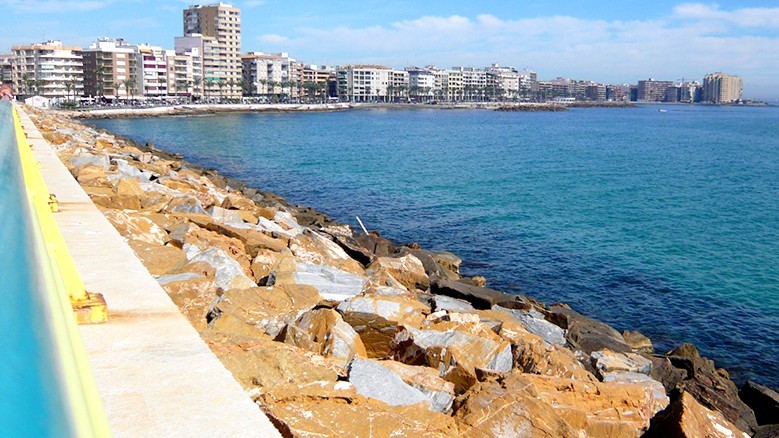 Repaving and Repairs on Torrevieja’s Dique de Levante