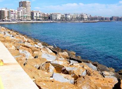 Repaving and Repairs on Torrevieja’s Dique de Levante